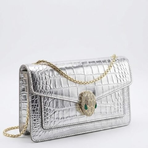 Pochette Effet Crocodile avec Chaîne Dorée et Fermoir Serpent